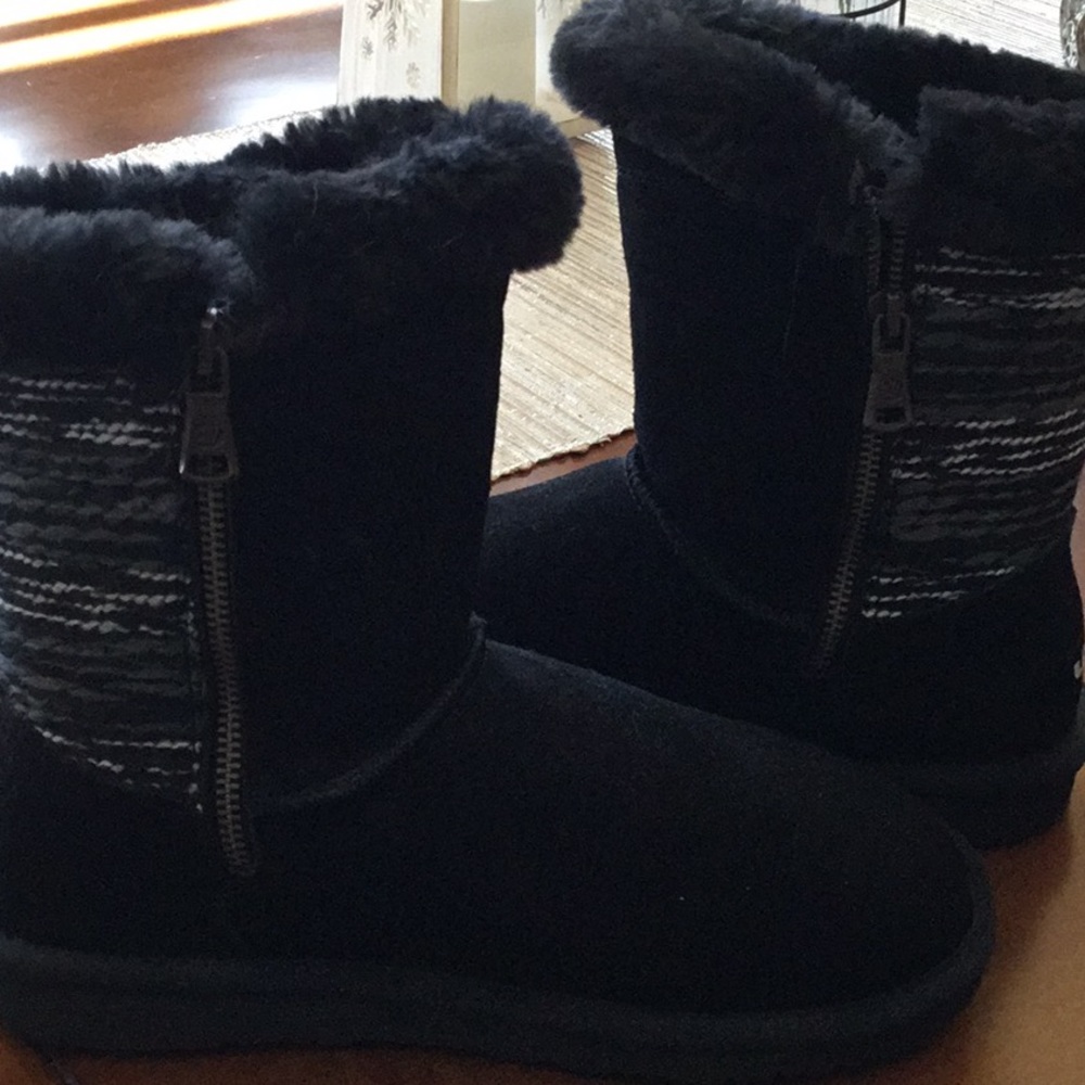 LAMO boots. Black with Indian quilting work on back. Size 7. Perfect condition.